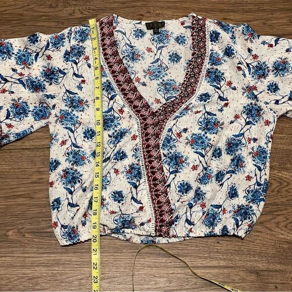 OLM 1/2 Sleeve Boho Hippie Floral Patch Blouse White Blue Wine Size Small - Picture 5 of 8